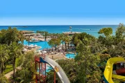 Delphin Deluxe Resort bendras vaizdas į paplūdimį