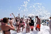 Mukarnas SPA Resort viešbučio paplūdimyje organizuojami putų vakarėliai Turkija, Alanija