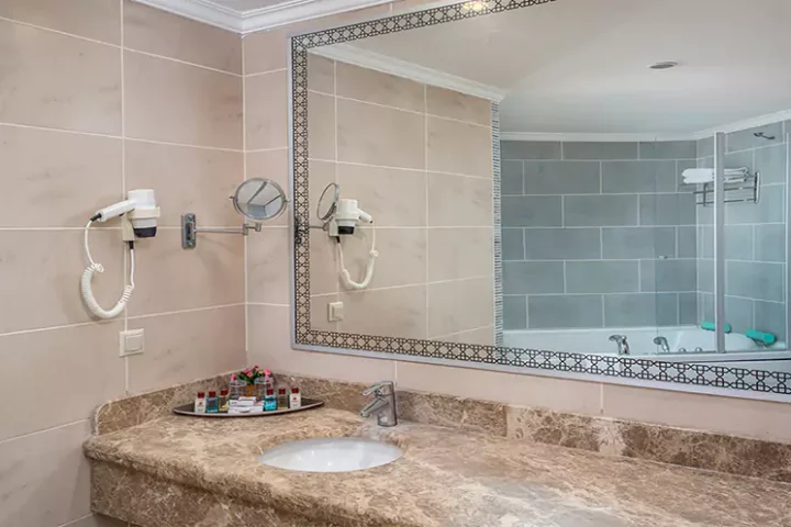 Mukarnas SPA Resort Vonios kambarys Turkija, Alanija